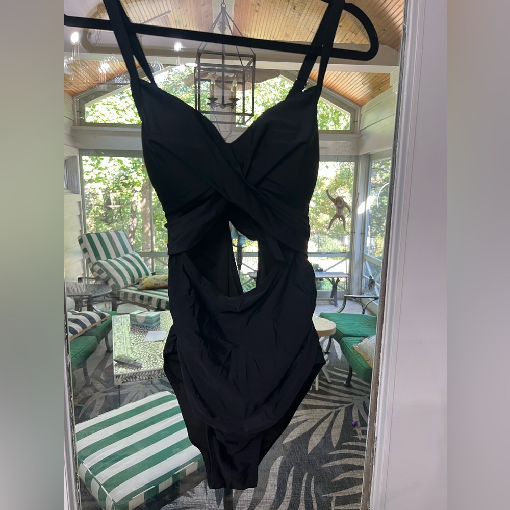 🏝️👙Women's One Piece👙🏝️Cutout Swimsuit With Tummy Control